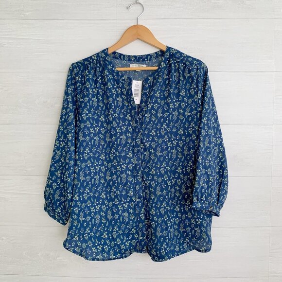 NWT Jachs Girlfriend - Blue floral hidden button 3/4 sleeve top, M - Picture 1 of 6